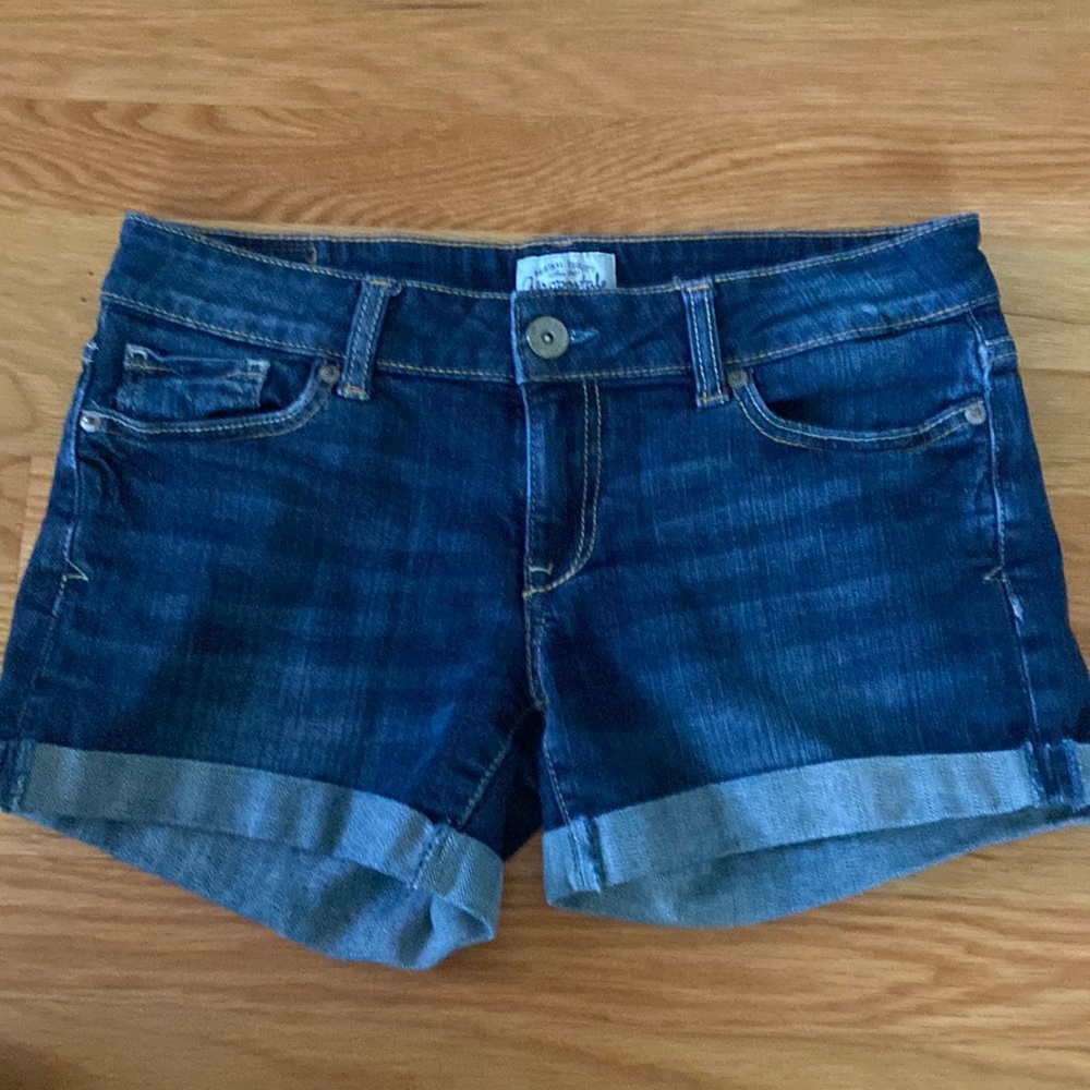 Mid-rise jean shorts, like-new, dark wash size 3/4